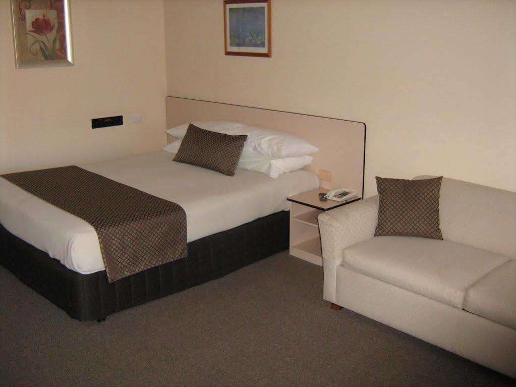 Highway Inn Motel Hay Bagian luar foto