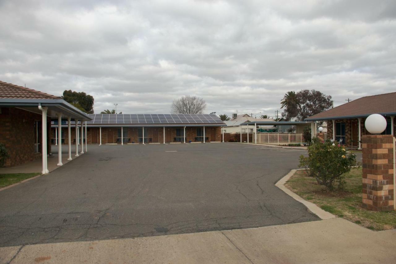 Highway Inn Motel Hay Bagian luar foto