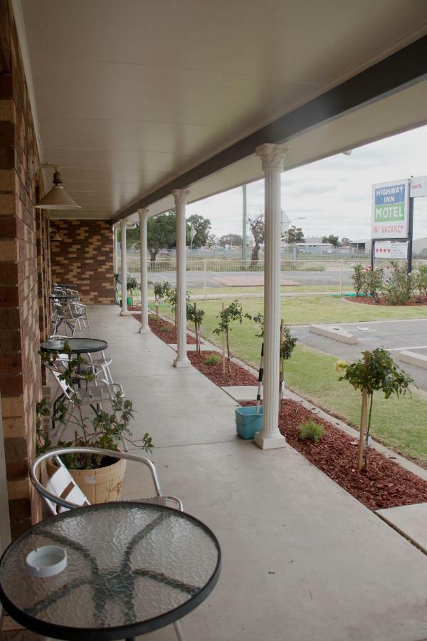 Highway Inn Motel Hay Bagian luar foto